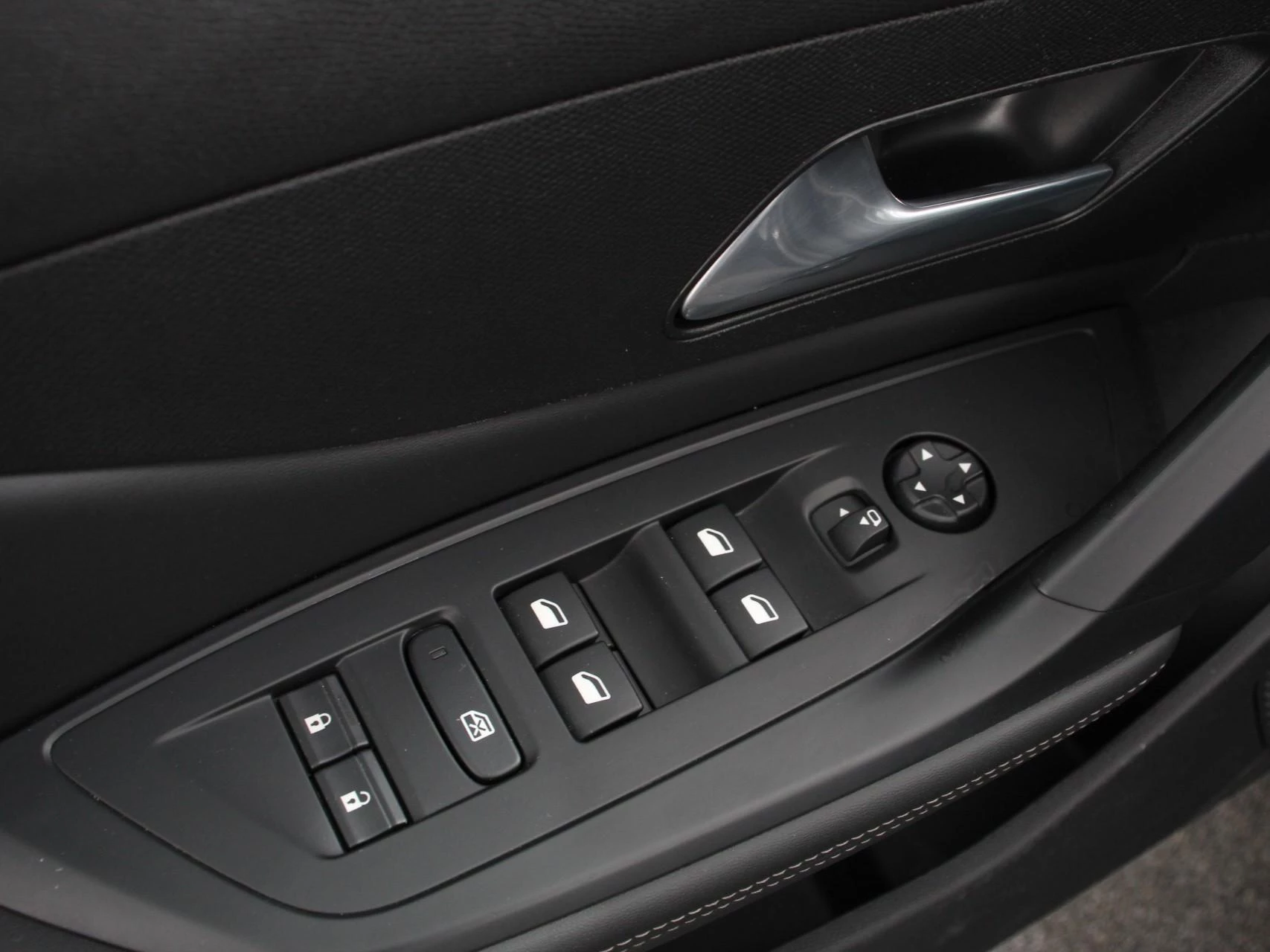 Hoofdafbeelding Peugeot 408