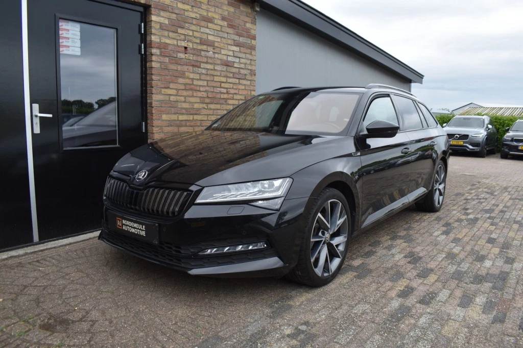Hoofdafbeelding Škoda Superb