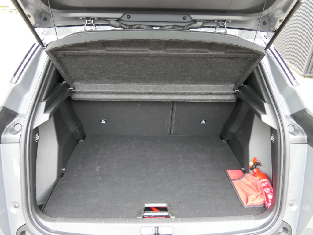Hoofdafbeelding Peugeot e-2008