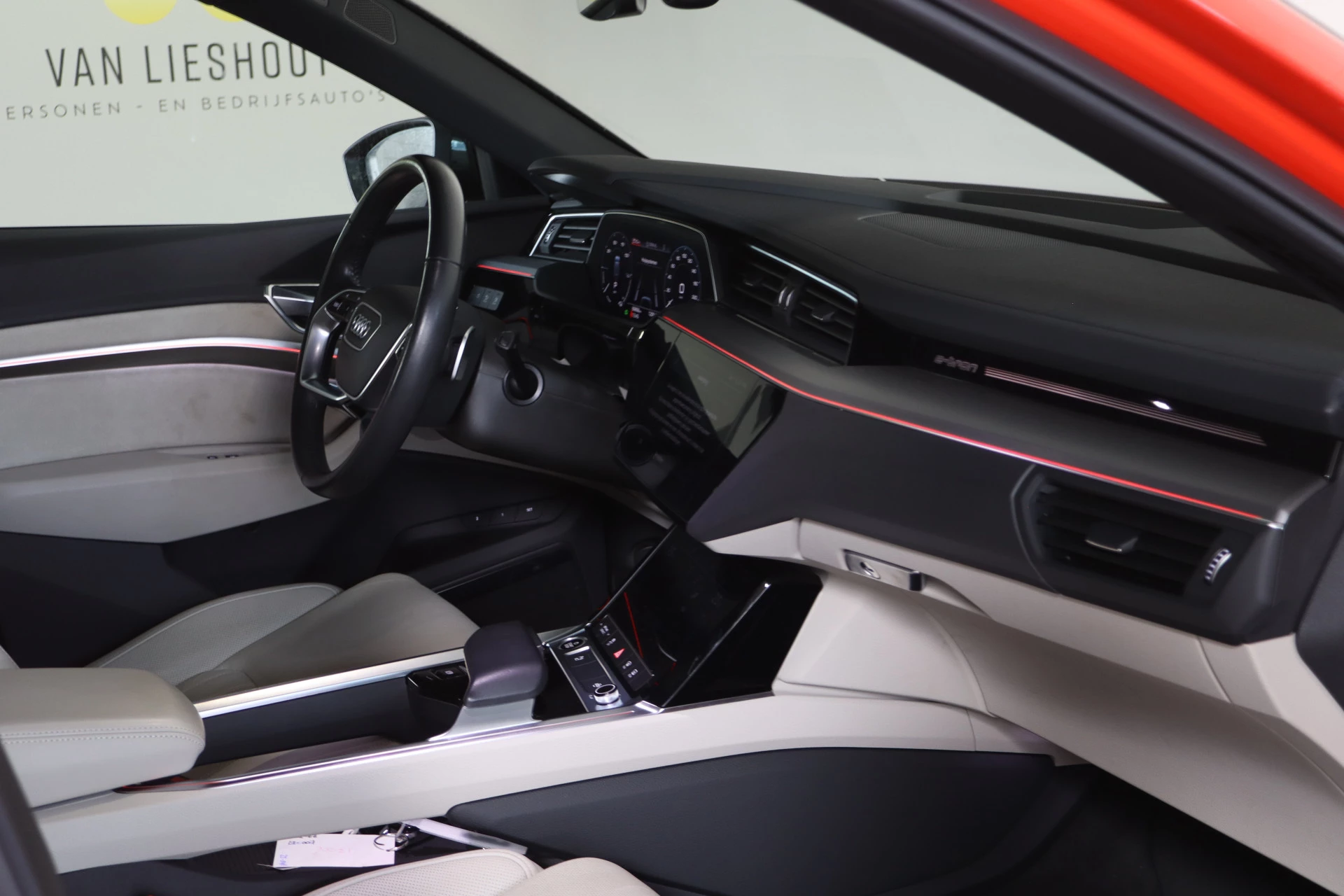 Hoofdafbeelding Audi e-tron