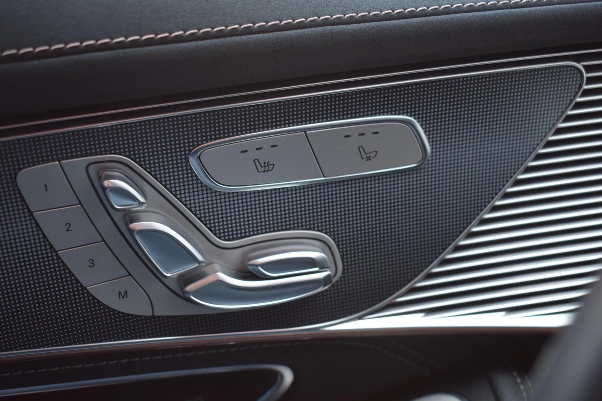 Hoofdafbeelding Mercedes-Benz EQC