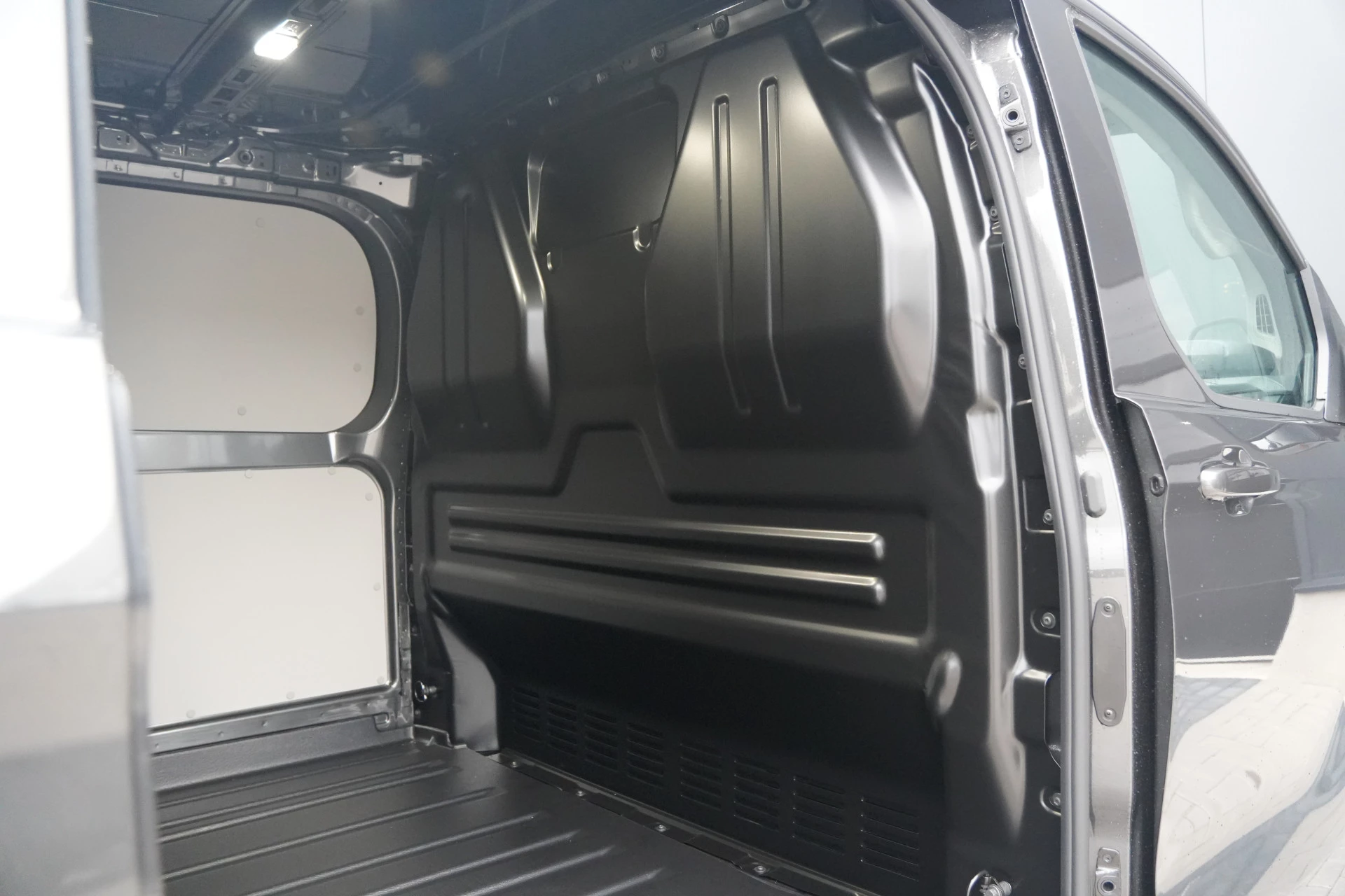 Hoofdafbeelding Ford E-Transit Custom