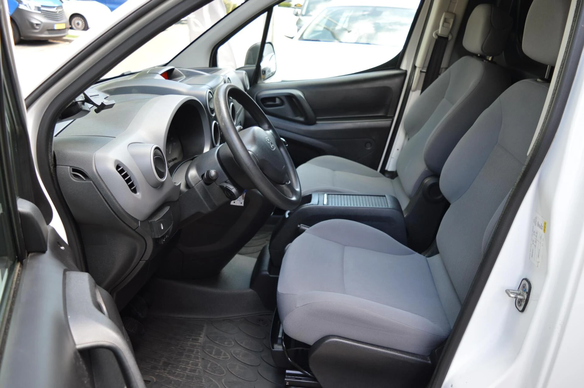 Hoofdafbeelding Peugeot Partner