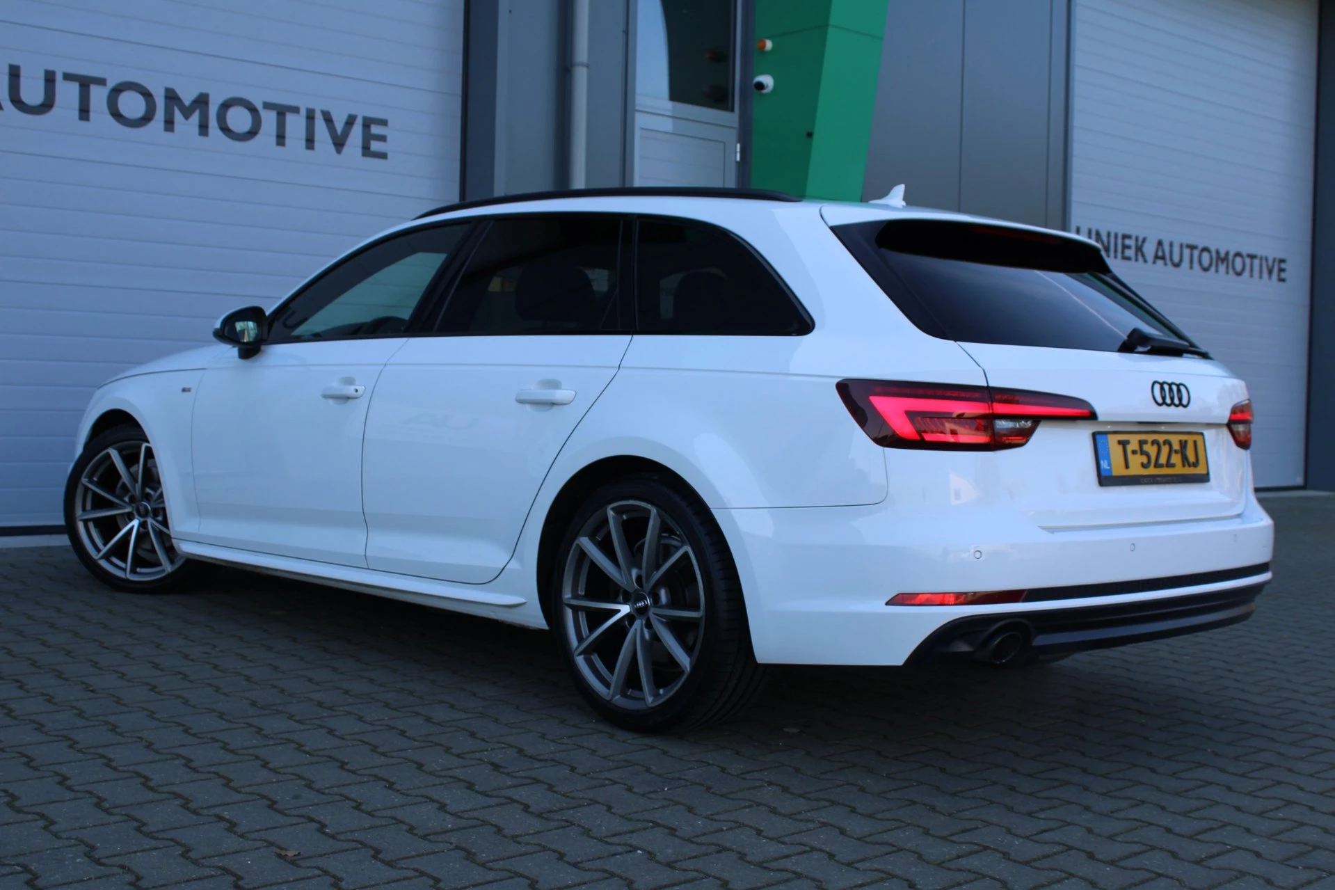 Hoofdafbeelding Audi A4