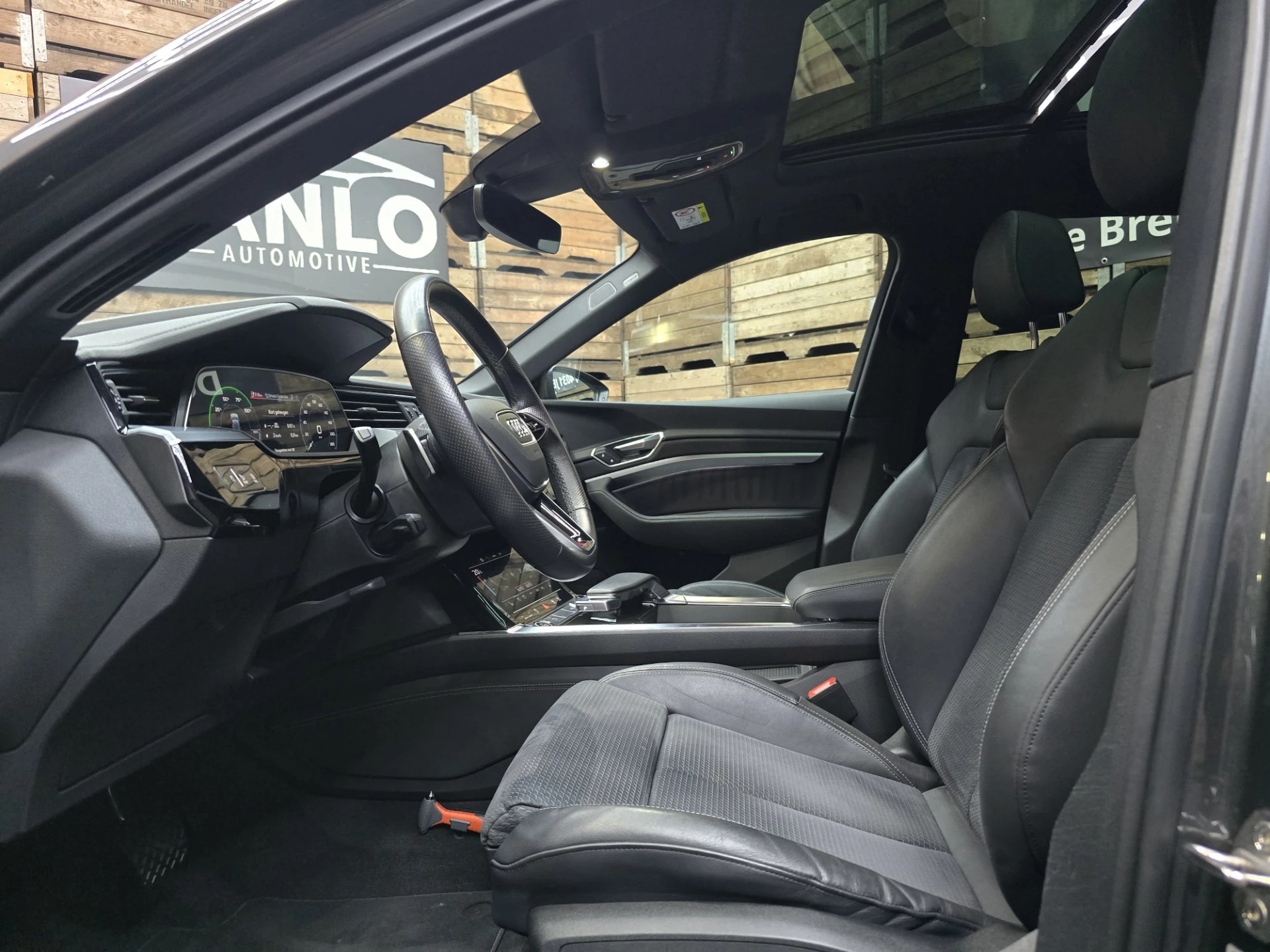 Hoofdafbeelding Audi e-tron