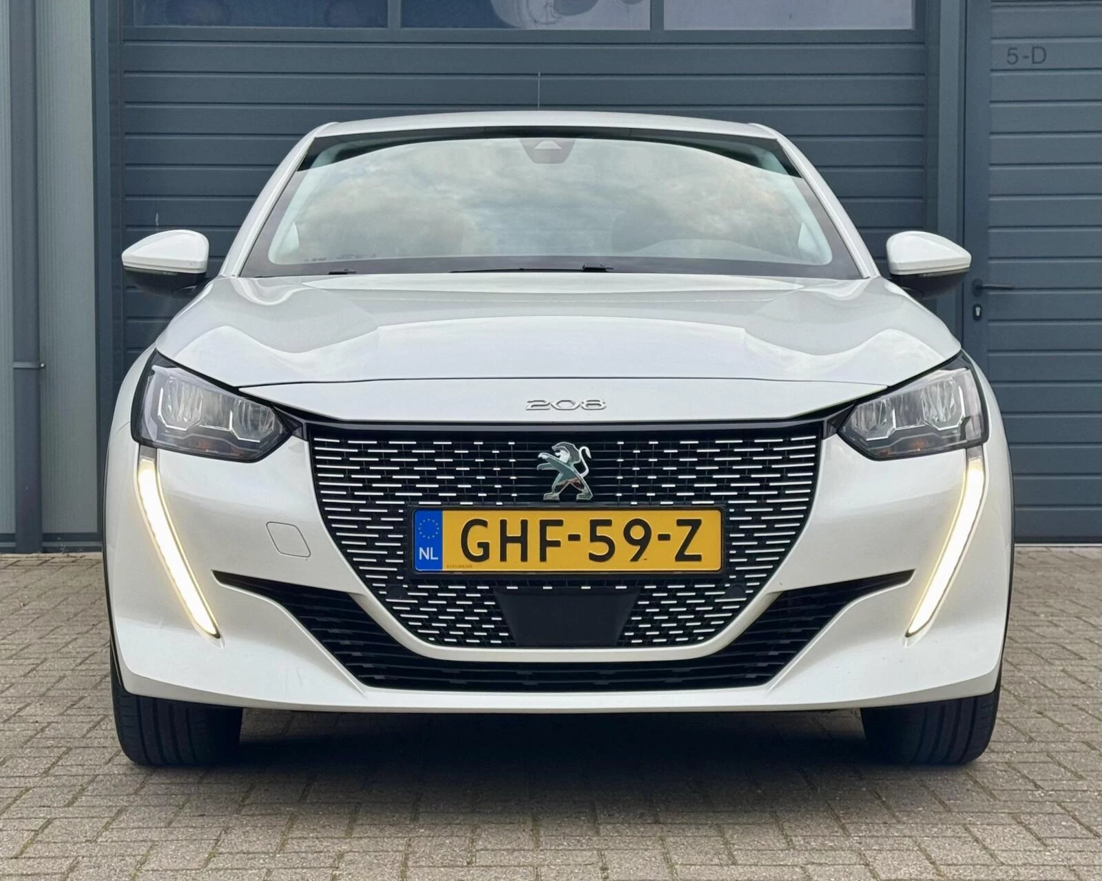 Hoofdafbeelding Peugeot e-208