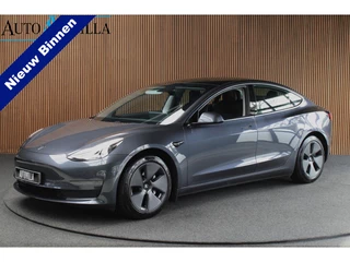 Tesla Model 3 RWD ACC Autopilot Stuurverwarm. PDC Leer Navi Panoramadak 360° Elektr. achterklep Stoelverwarming voor & achter Climate voor & achter LM velgen BTW auto! Nieuw!