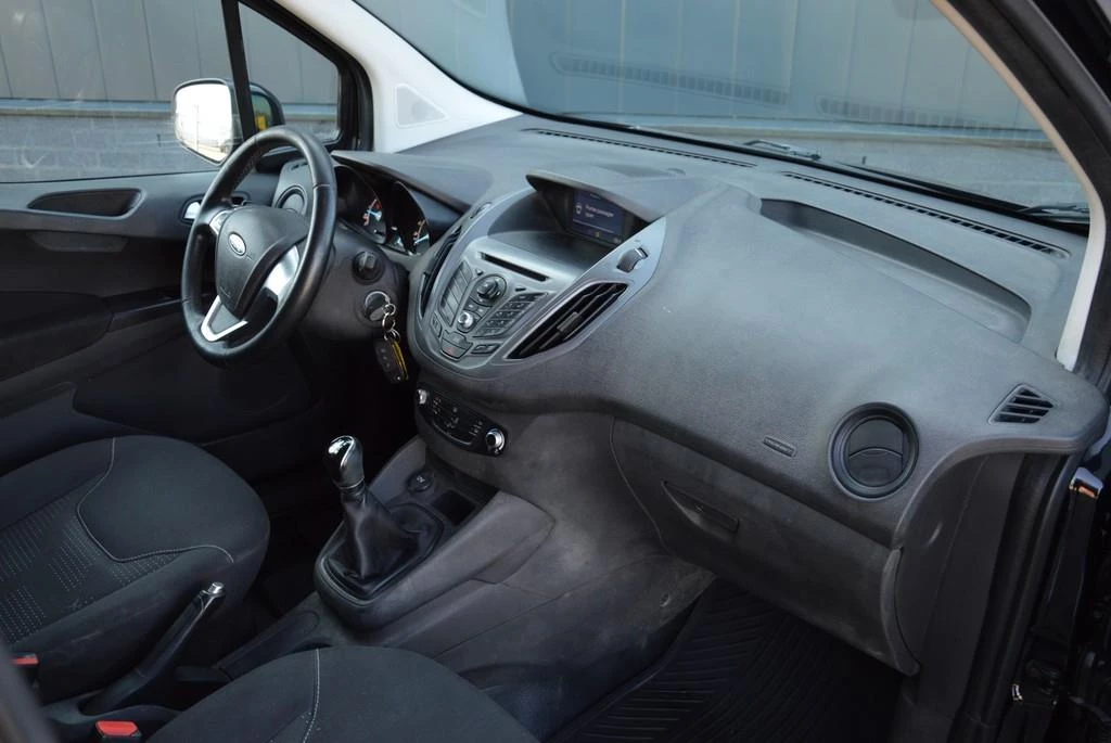 Hoofdafbeelding Ford Transit Courier