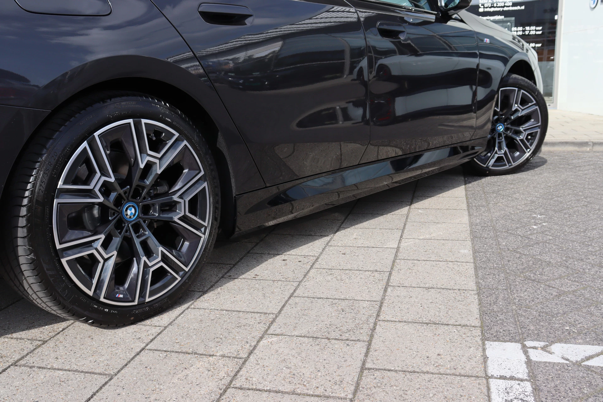 Hoofdafbeelding BMW i5