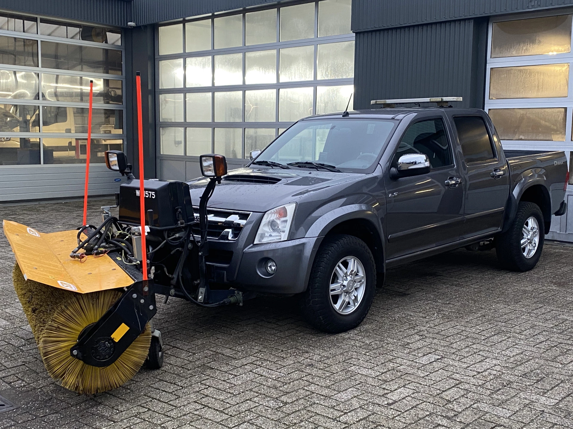 Hoofdafbeelding NIDO Rolbezem Sneeuwbezem