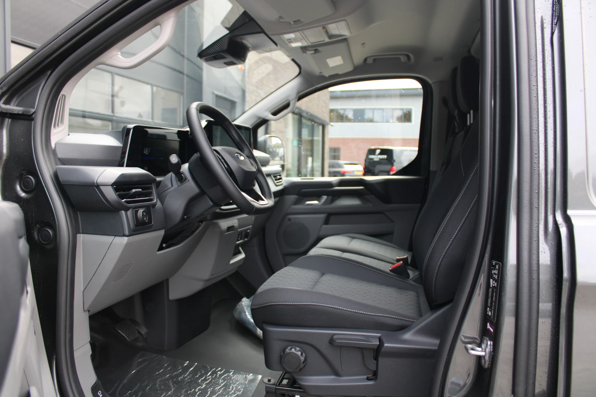 Hoofdafbeelding Ford E-Transit Custom