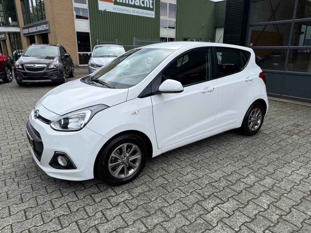 Hoofdafbeelding Hyundai i10