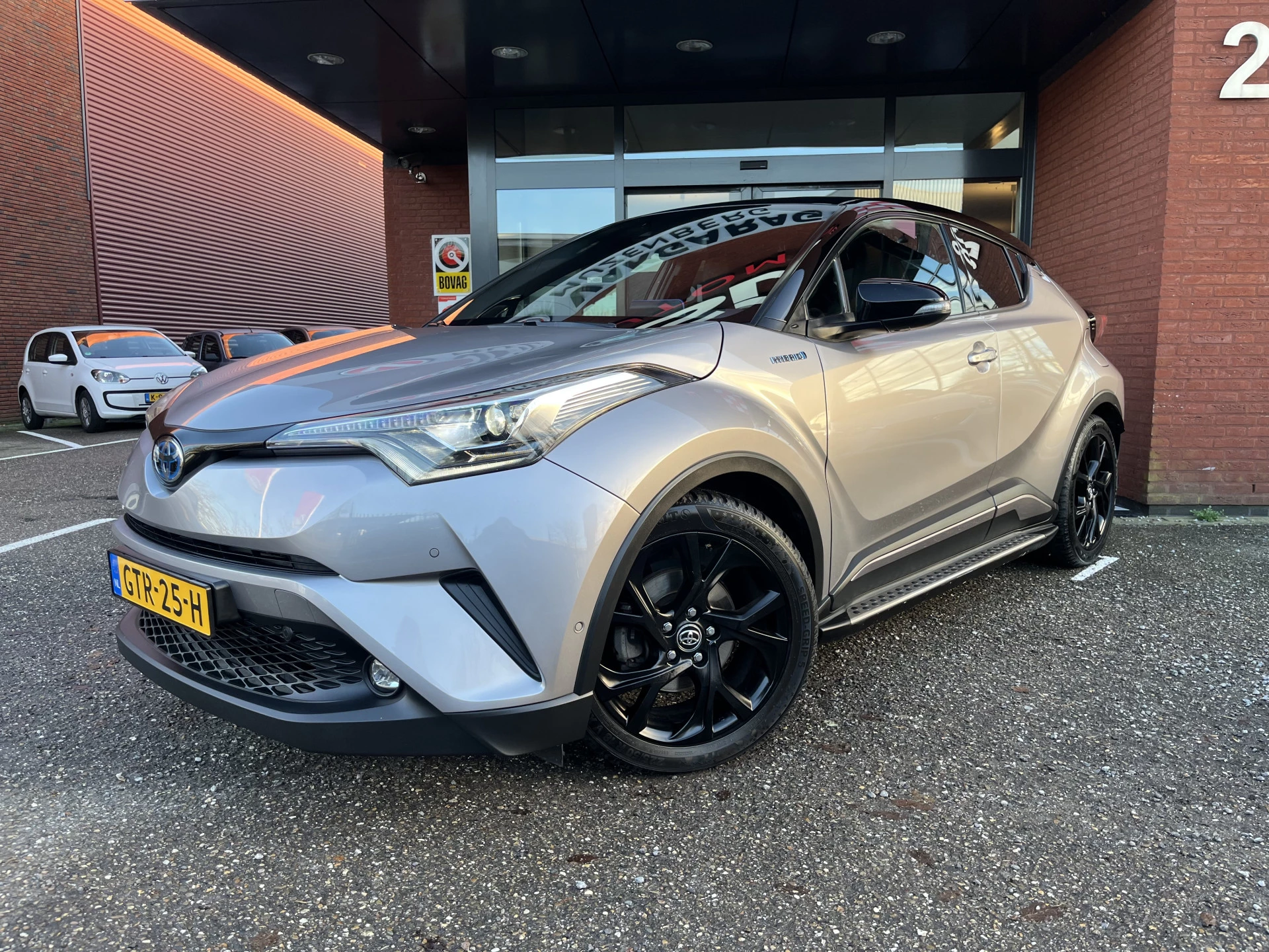 Hoofdafbeelding Toyota C-HR