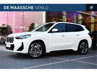 BMW X1 xDrive30e High Executive M Sport Automaat / Panoramadak / Trekhaak / Sportstoelen / M Adaptief onderstel / Stuurverwarming / Comfort Access / Adaptieve LED / Head-Up / Harman Kardon