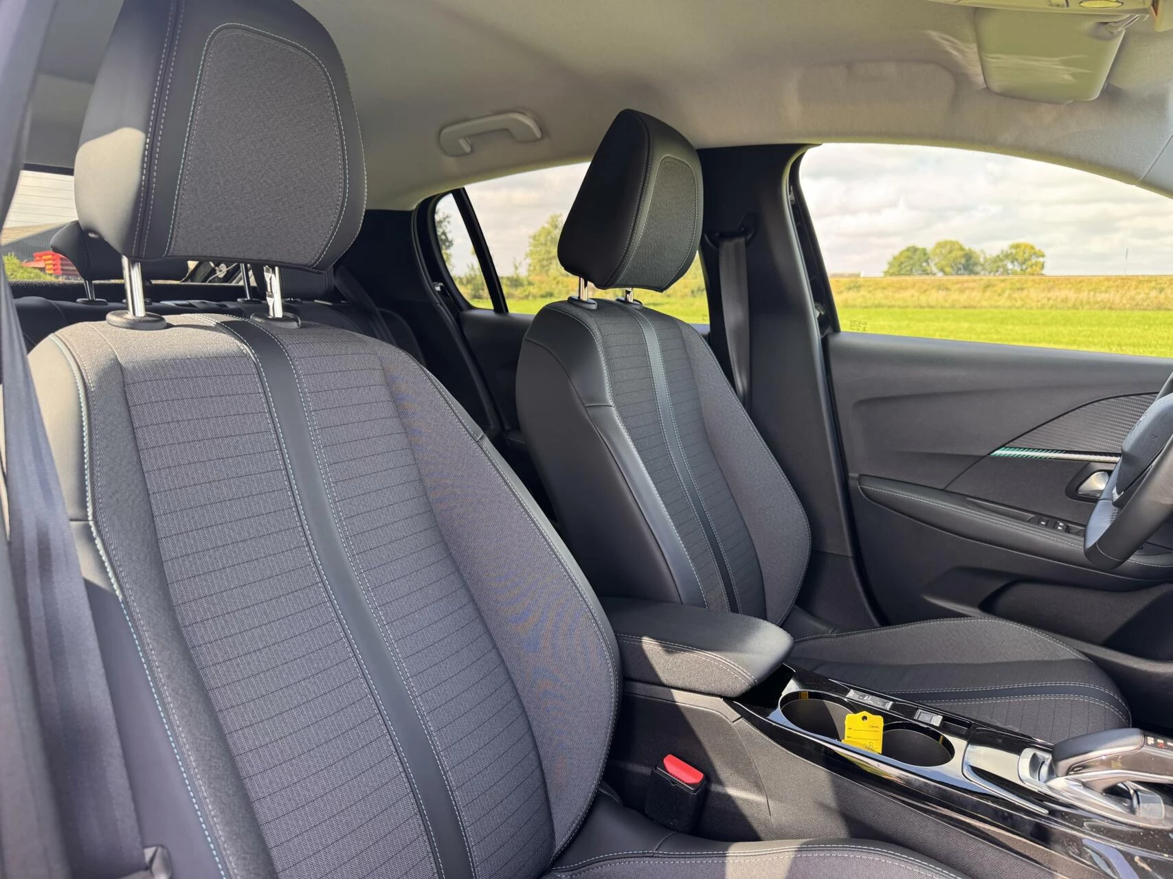 Hoofdafbeelding Peugeot e-208