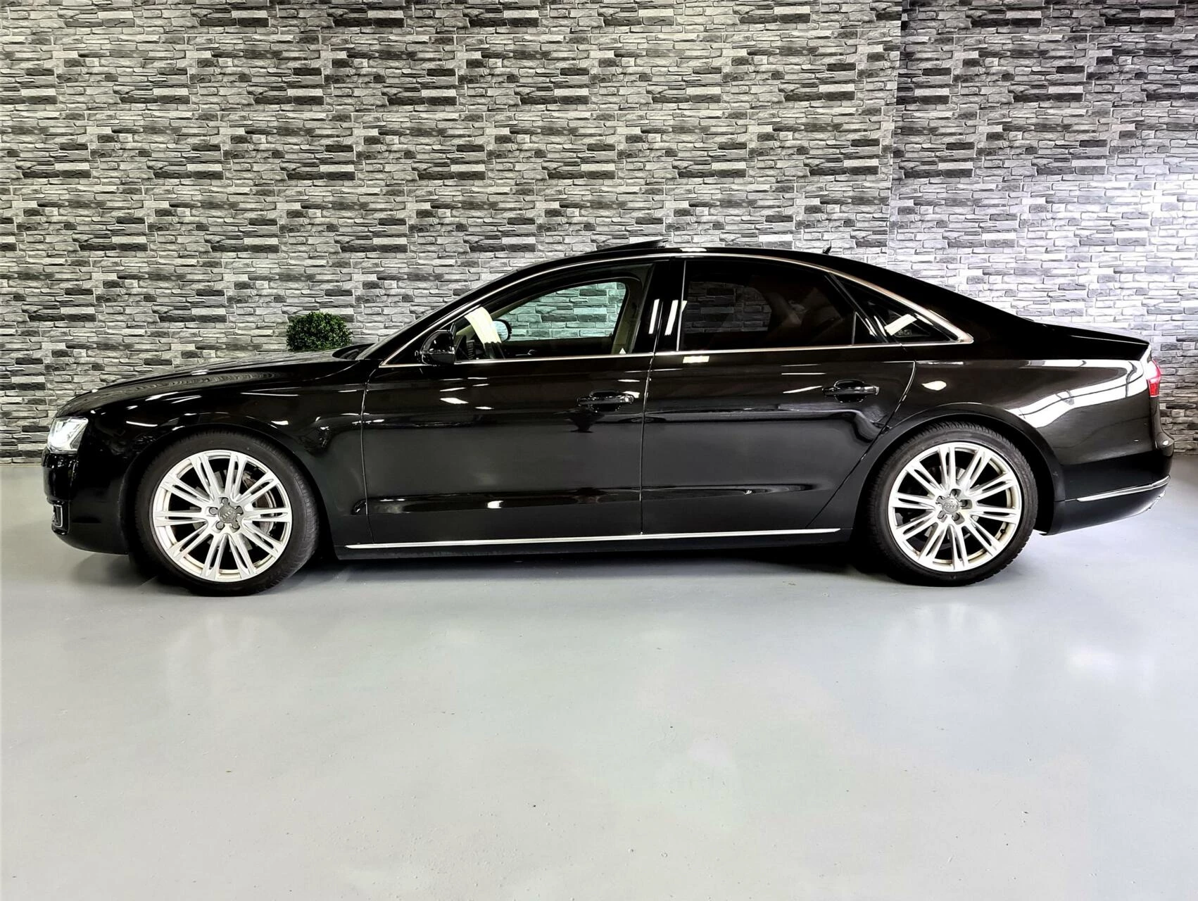 Hoofdafbeelding Audi A8