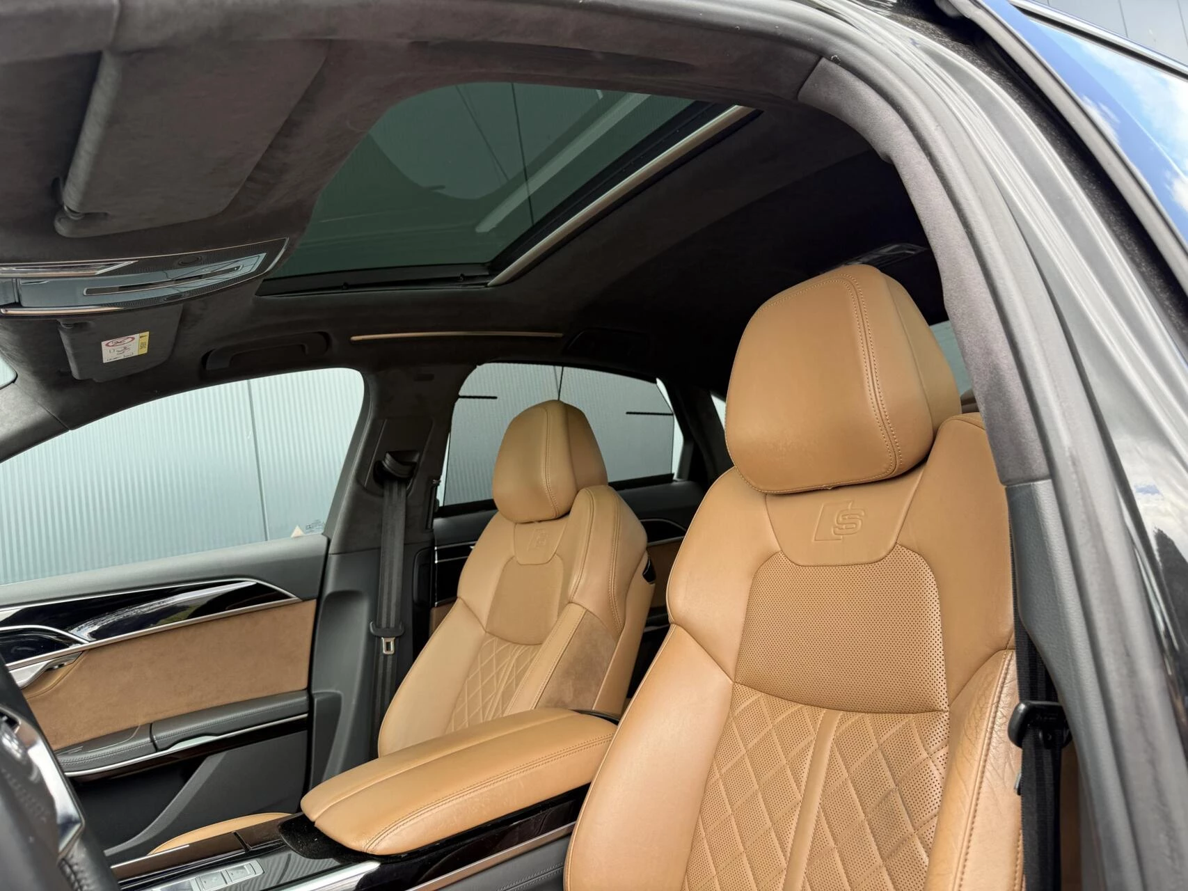 Hoofdafbeelding Audi A8