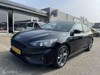 Hoofdafbeelding Ford Focus Ford Focus 1.0 Eco Hybrid ST Line, prachtige staat!