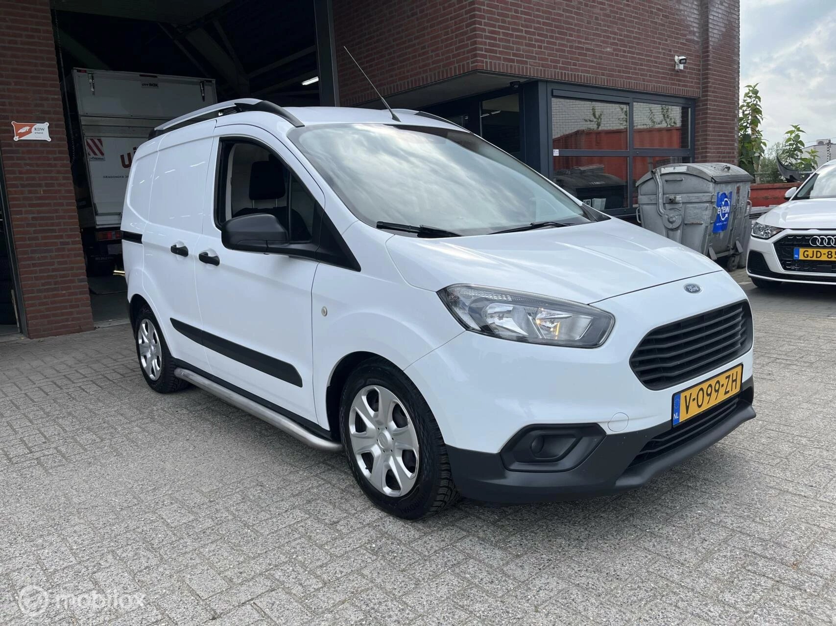 Hoofdafbeelding Ford Transit Courier