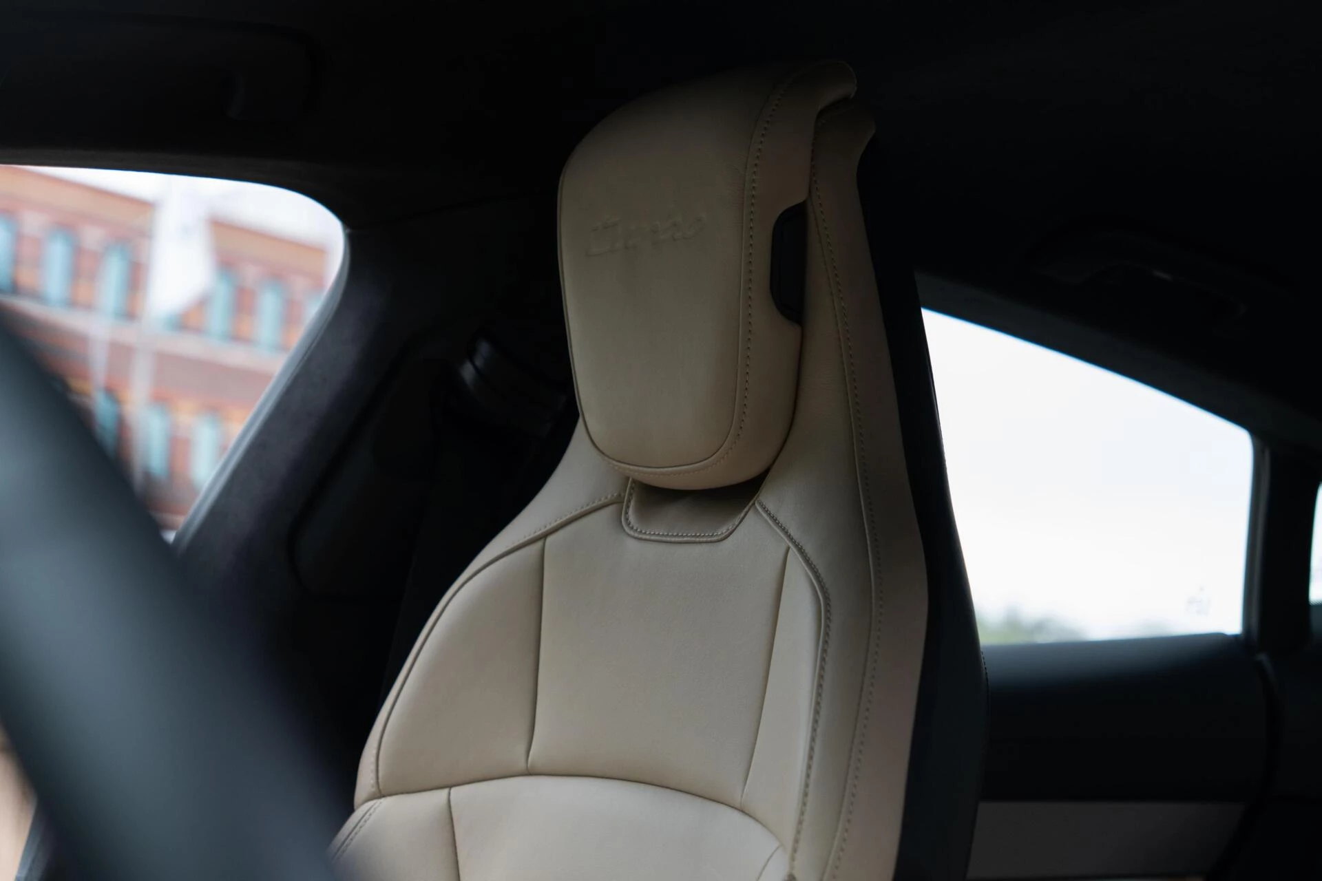 Hoofdafbeelding Porsche Taycan