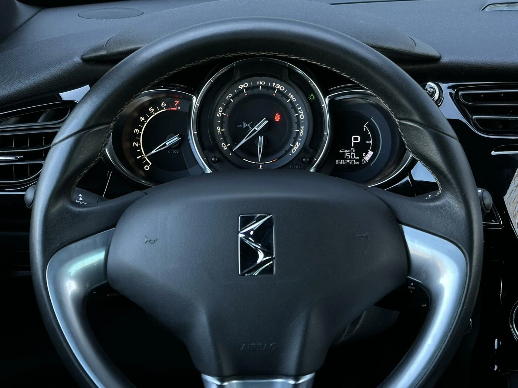 Hoofdafbeelding DS DS 3