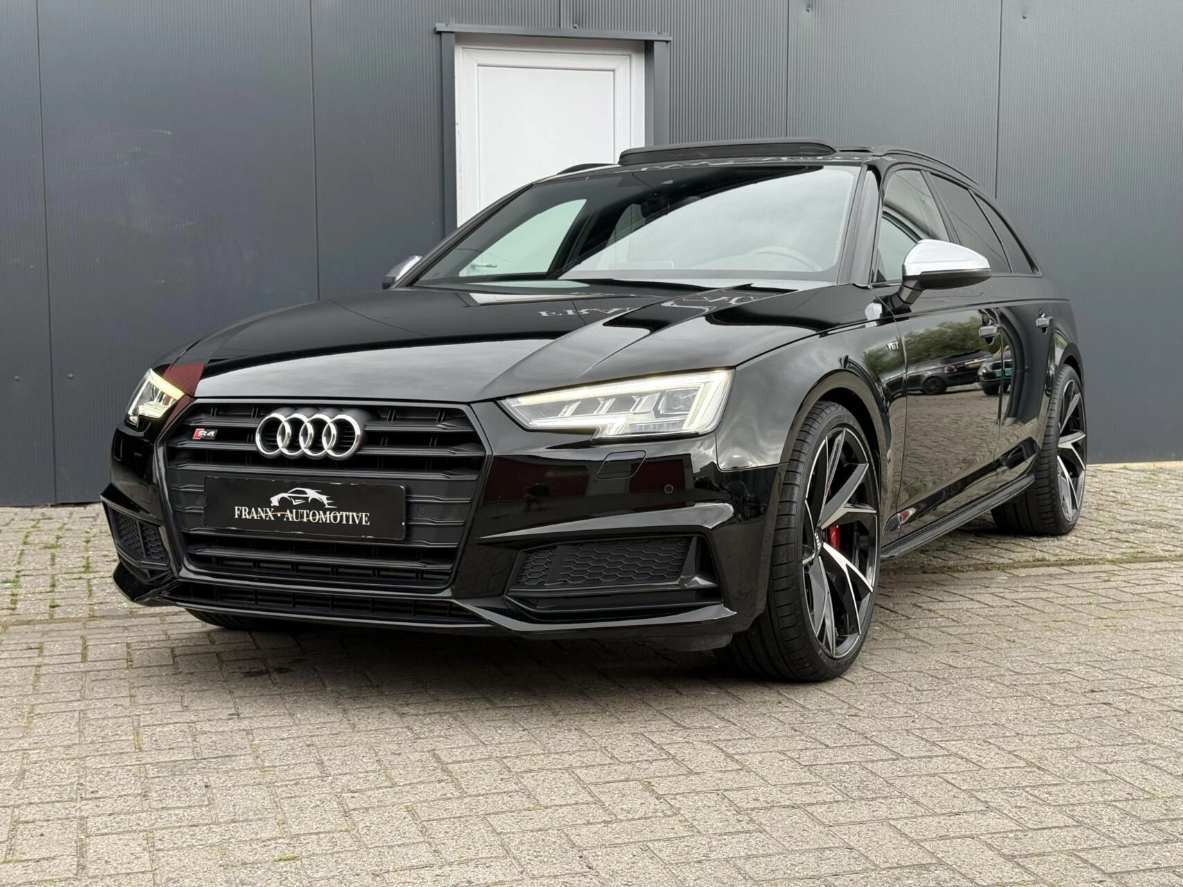 Hoofdafbeelding Audi S4