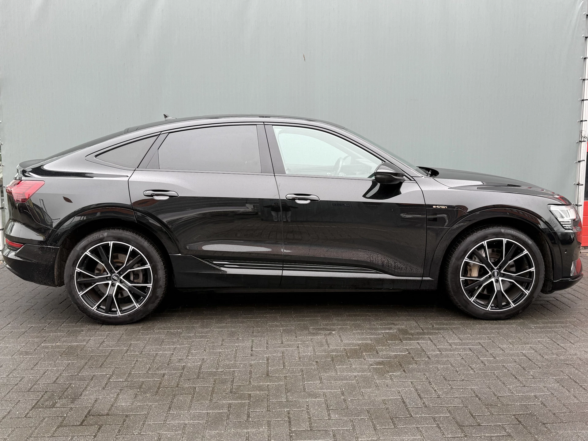 Hoofdafbeelding Audi e-tron