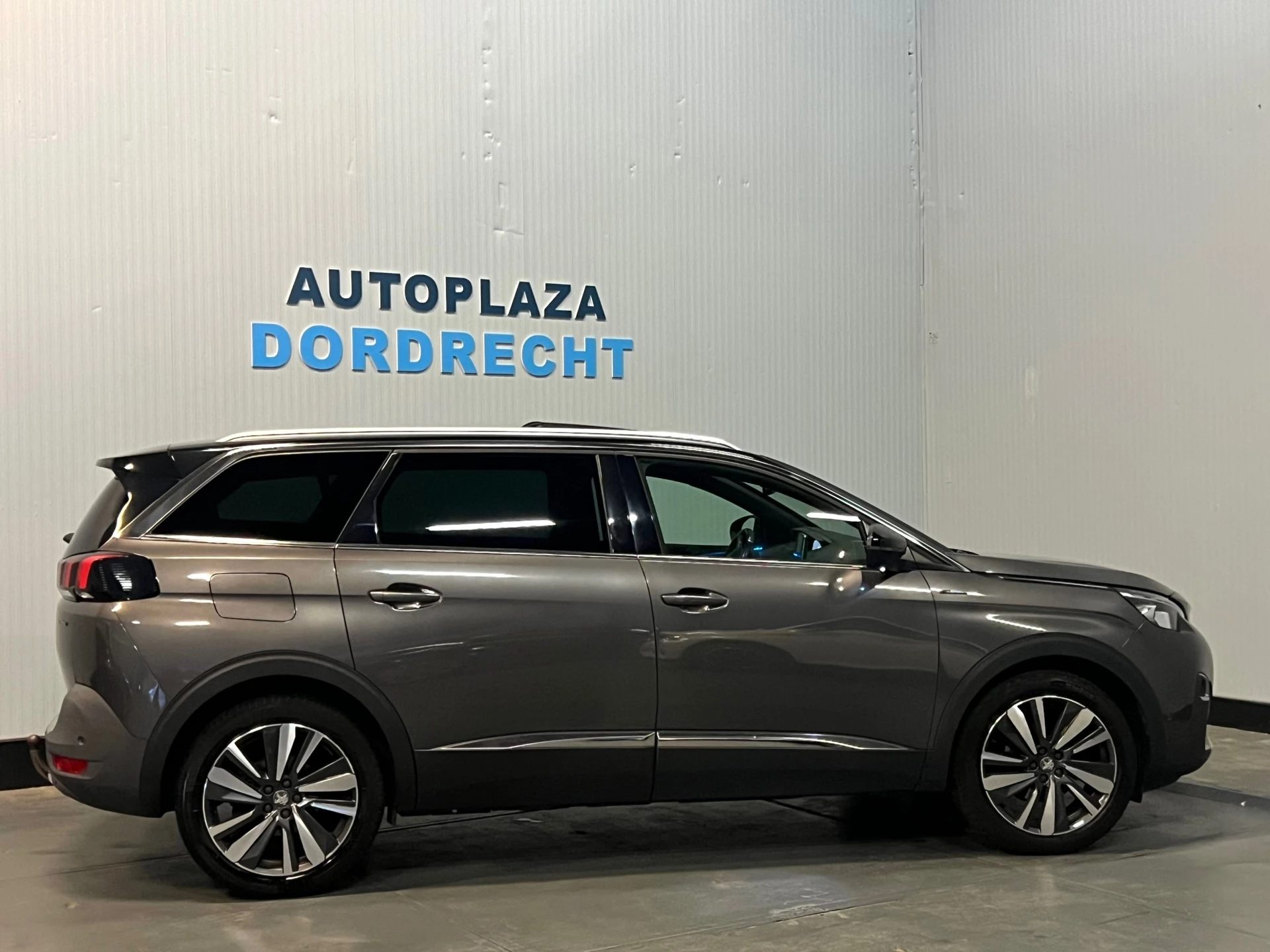 Hoofdafbeelding Peugeot 5008