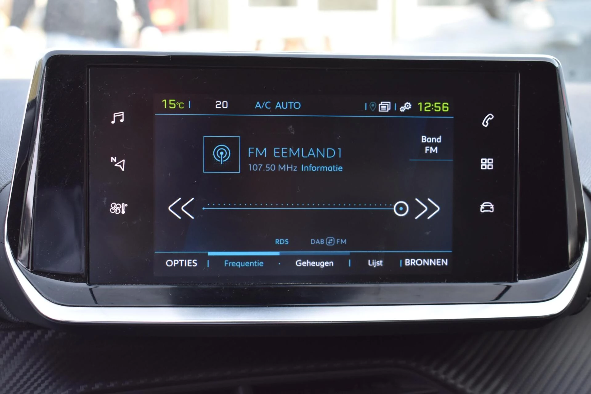 Hoofdafbeelding Peugeot e-208