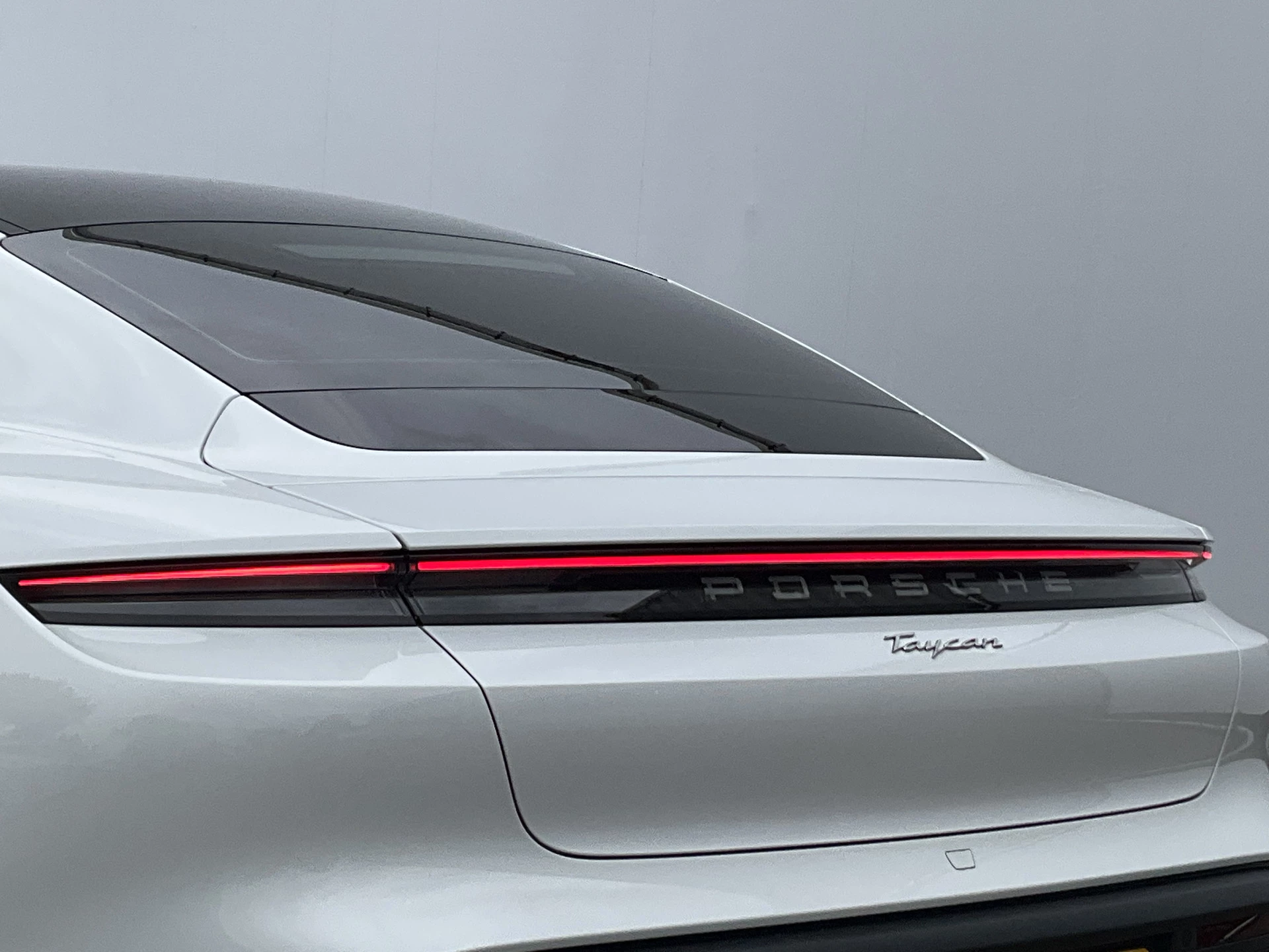 Hoofdafbeelding Porsche Taycan