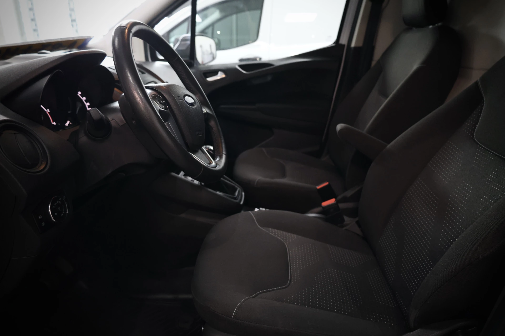 Hoofdafbeelding Ford Transit Courier