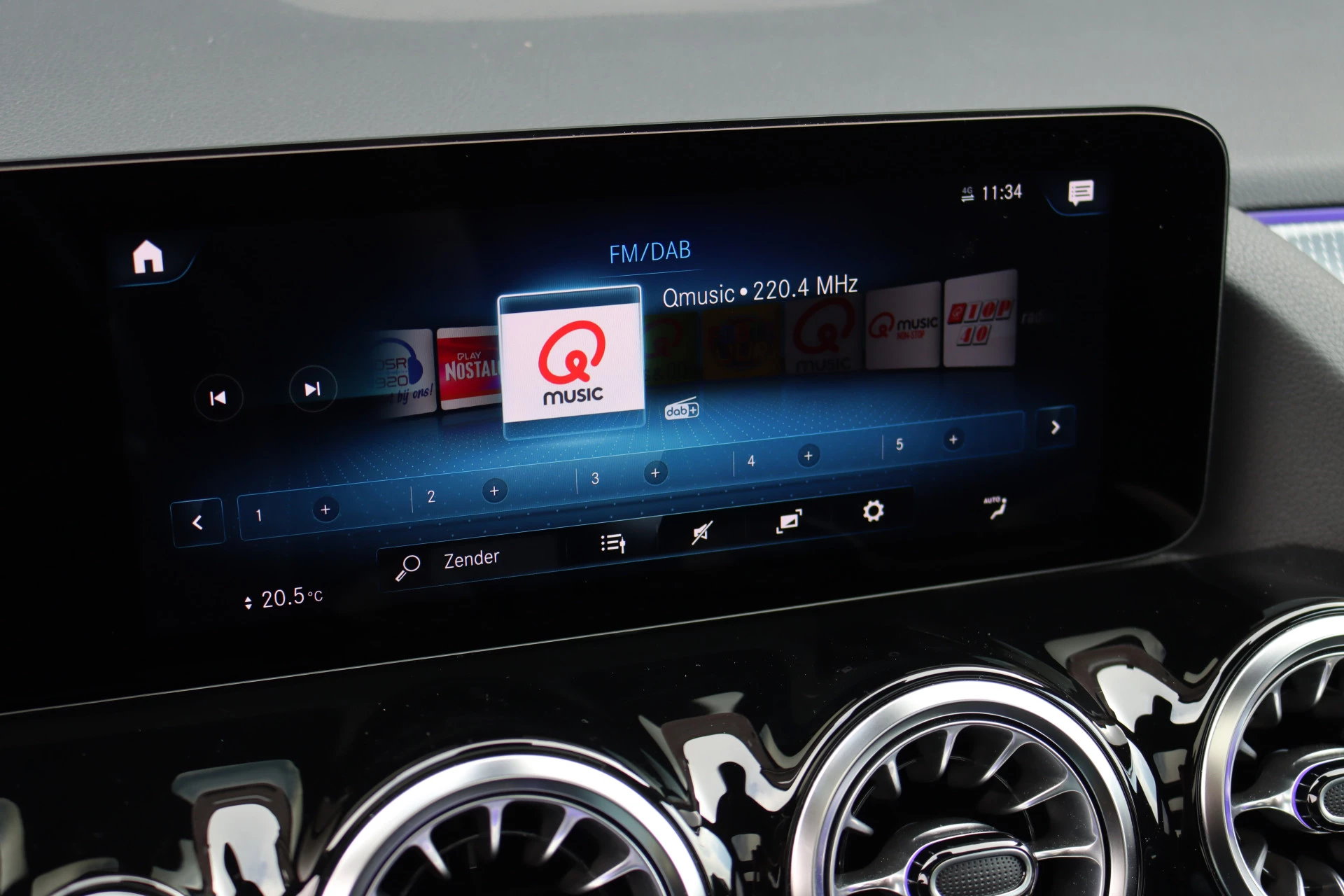 Hoofdafbeelding Mercedes-Benz EQA