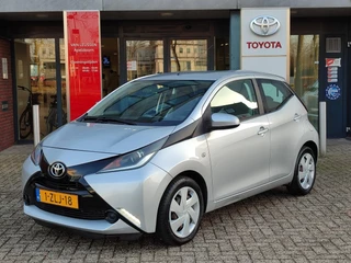 Toyota Aygo 1.0 VVT-i X-PLAY AUTOMAAT NAVI CAMERA AIRCO BLUETOOTH EL-RAMEN/SPIEGELS LAGE KM! NL-AUTO