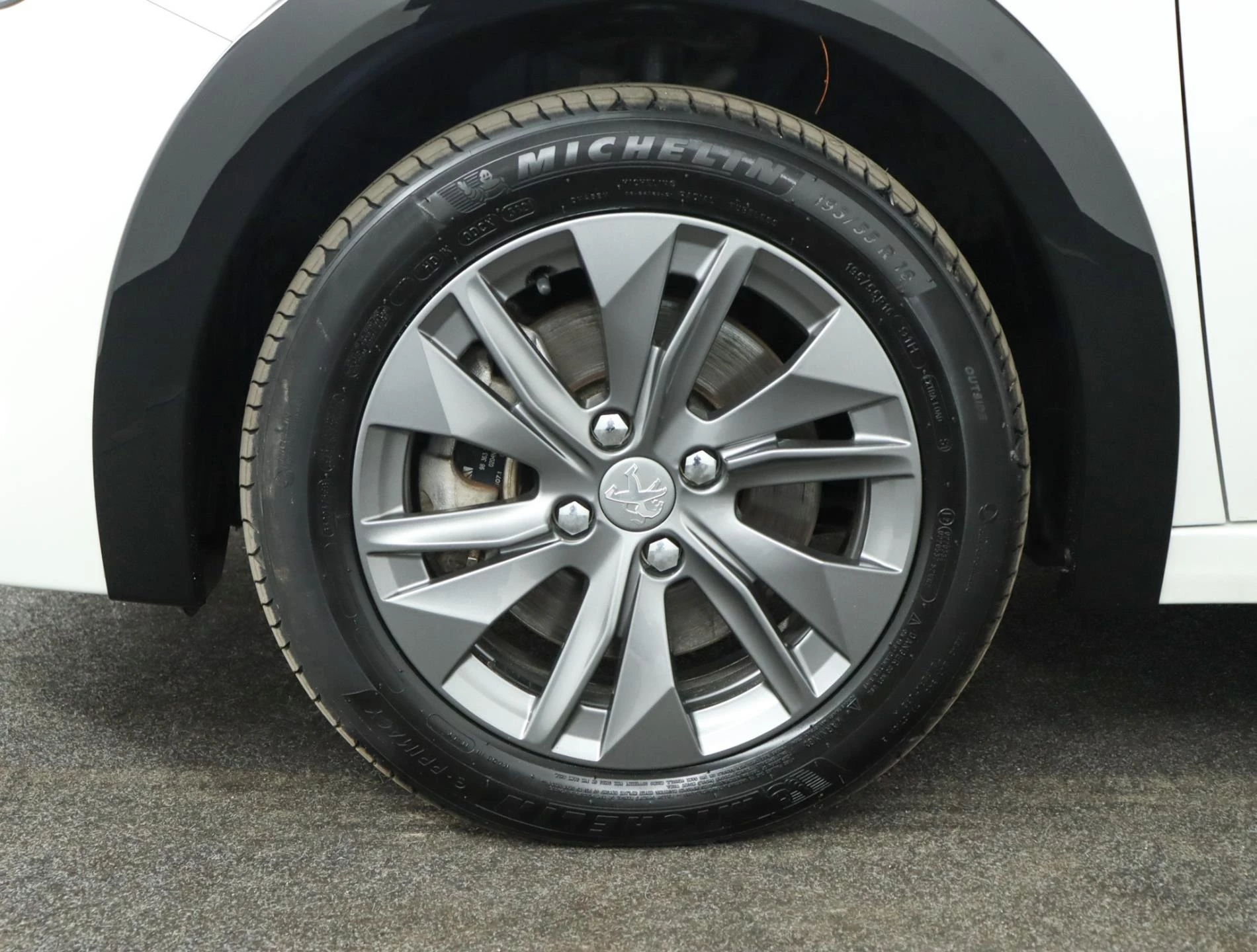 Hoofdafbeelding Peugeot e-208