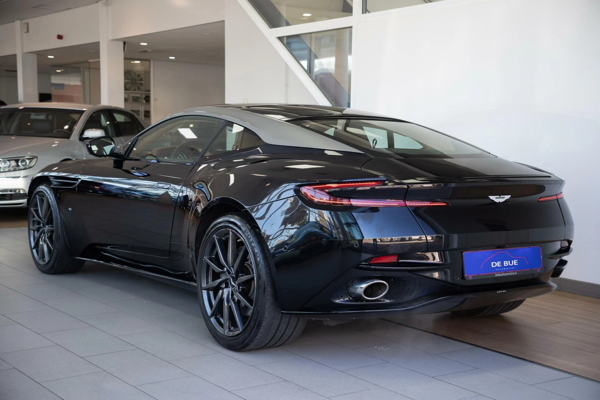 Hoofdafbeelding Aston Martin DB11