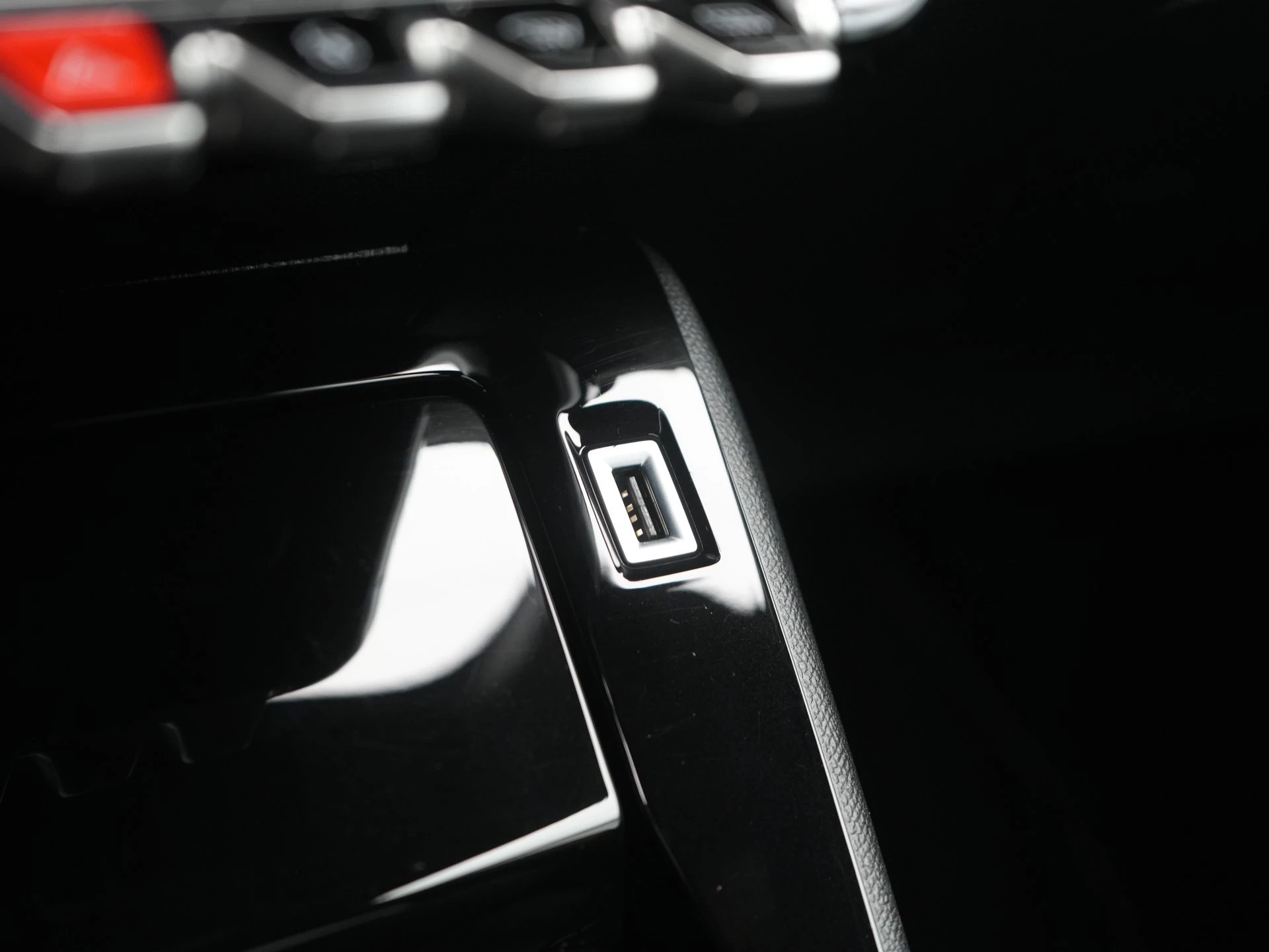 Hoofdafbeelding Peugeot e-208