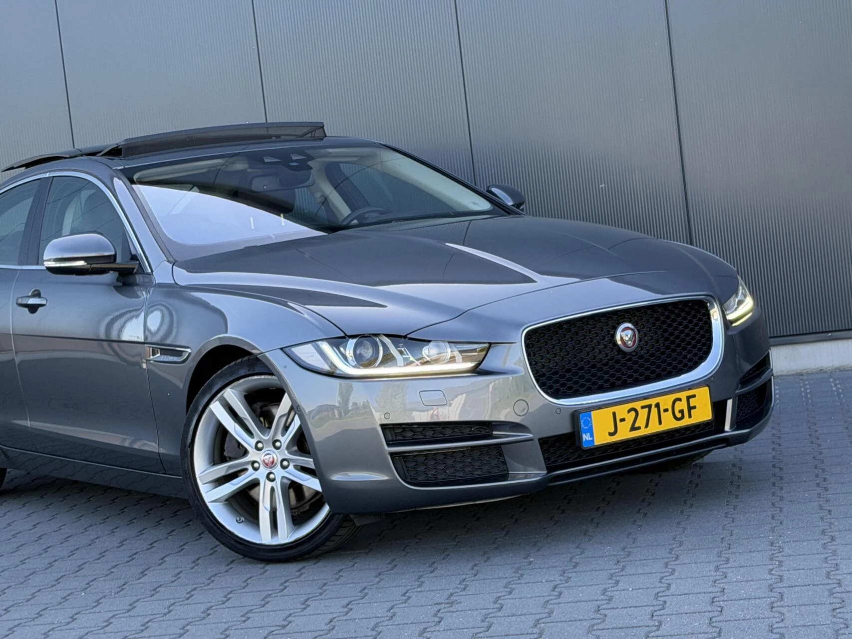 Hoofdafbeelding Jaguar XE