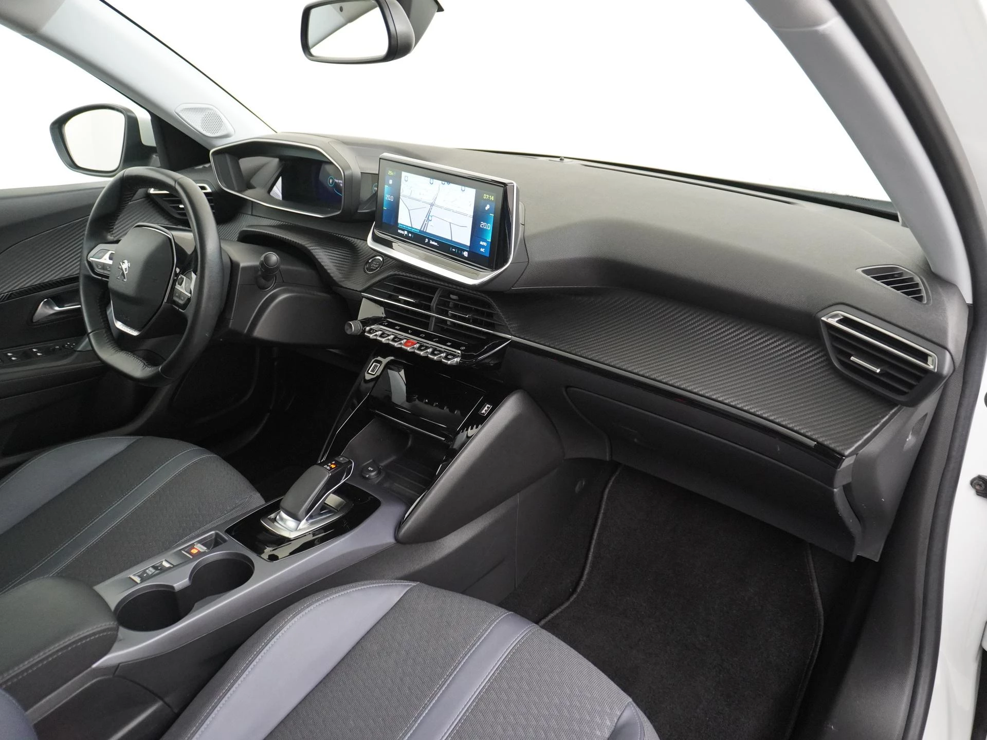 Hoofdafbeelding Peugeot e-2008