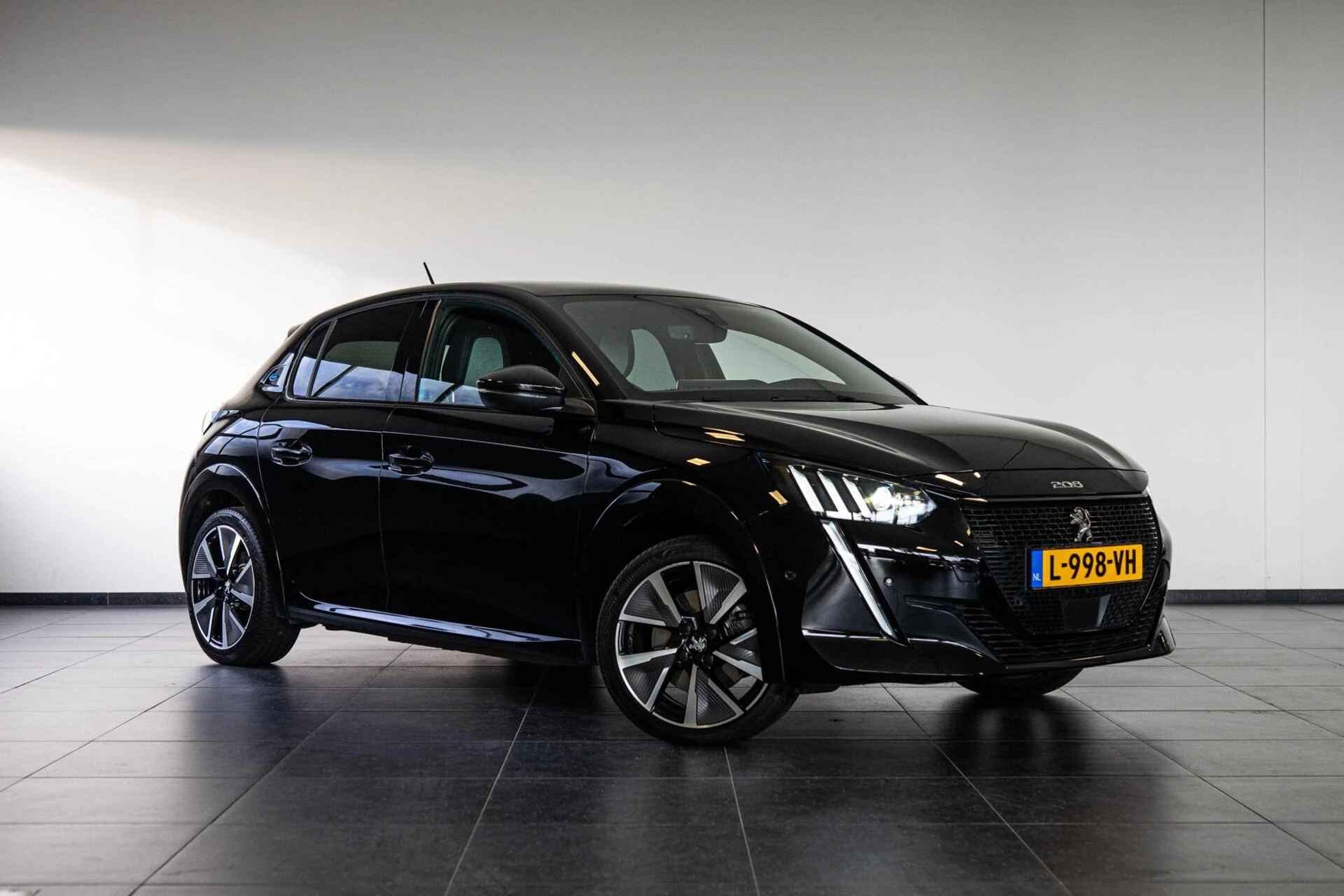 Hoofdafbeelding Peugeot e-208