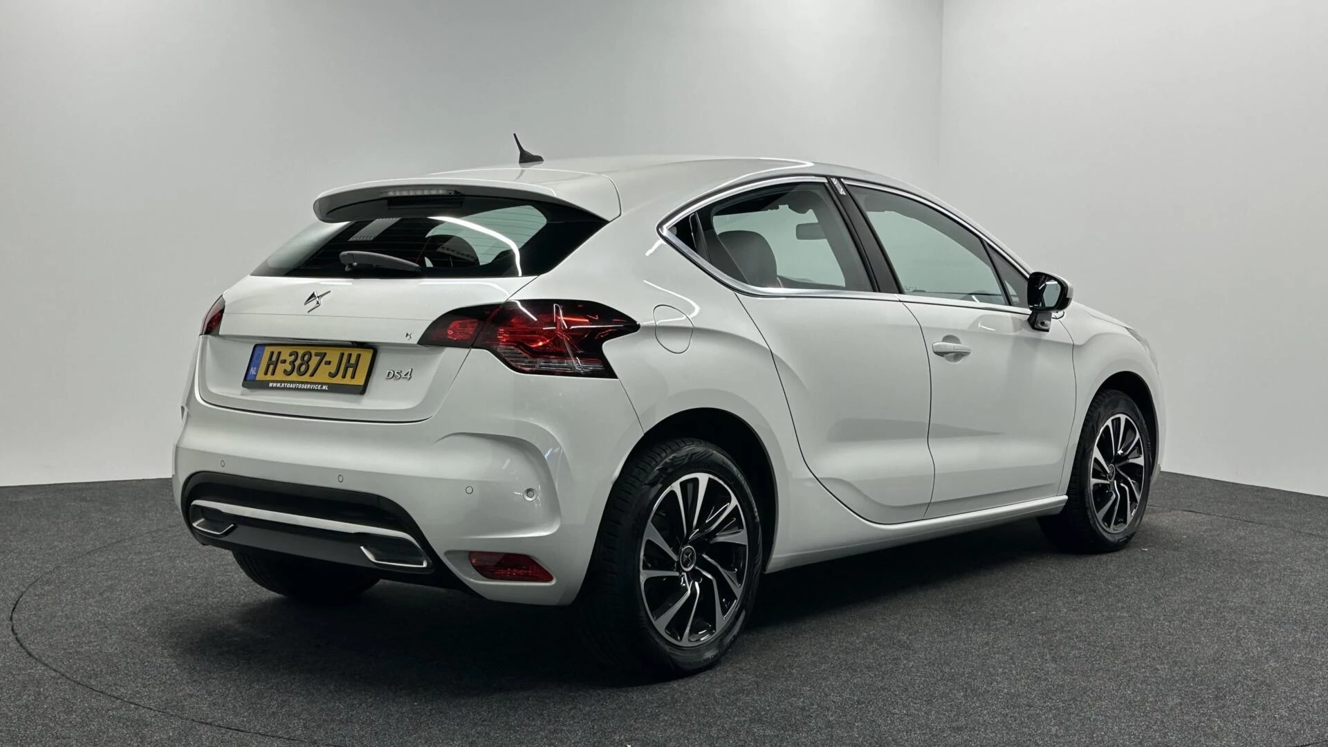 Hoofdafbeelding DS DS 4