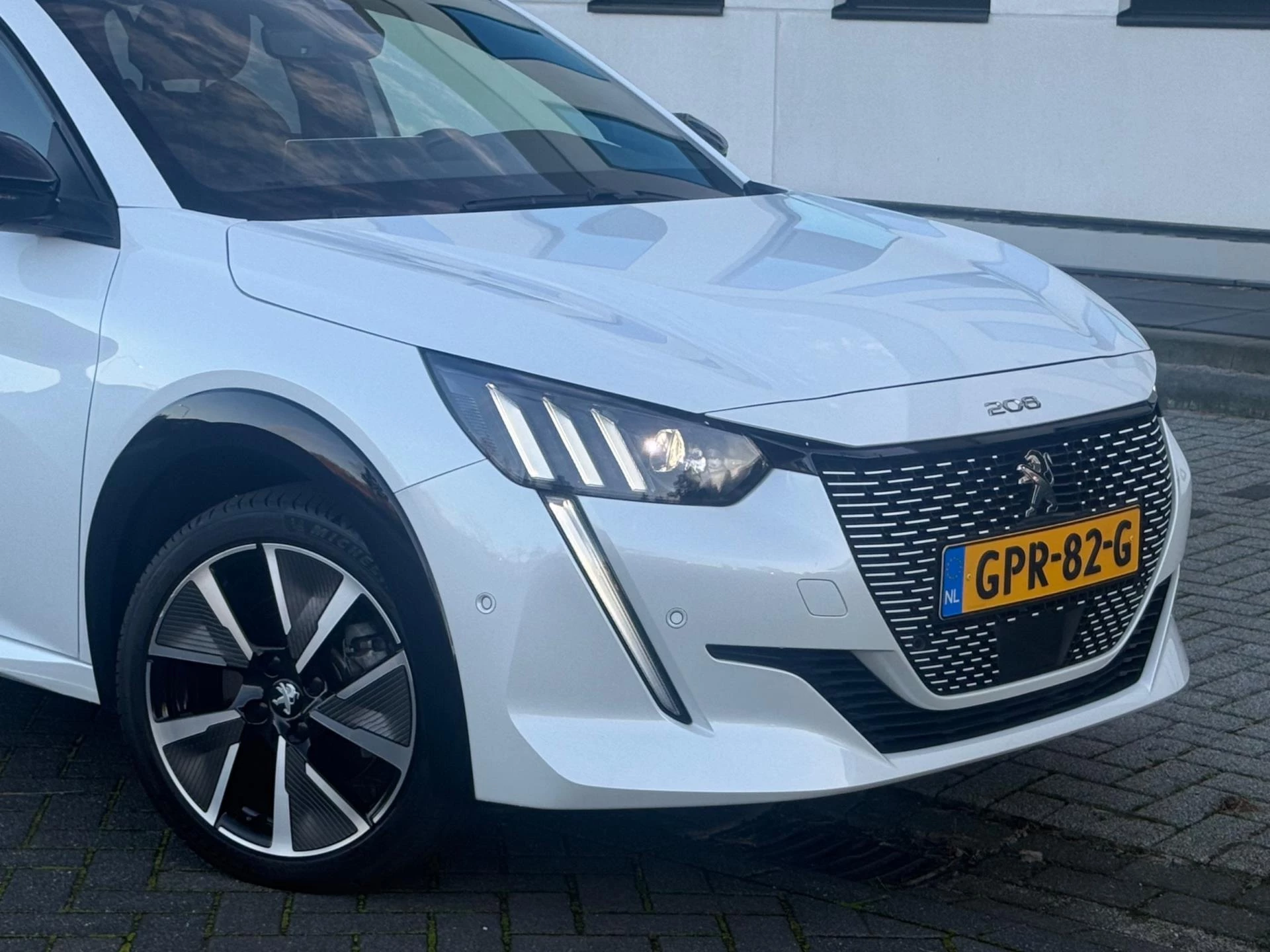 Hoofdafbeelding Peugeot e-208