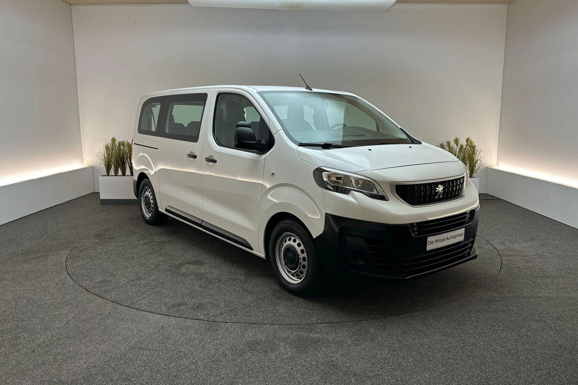 Hoofdafbeelding Peugeot Traveller