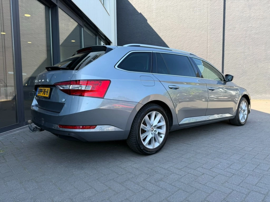 Hoofdafbeelding Škoda Superb