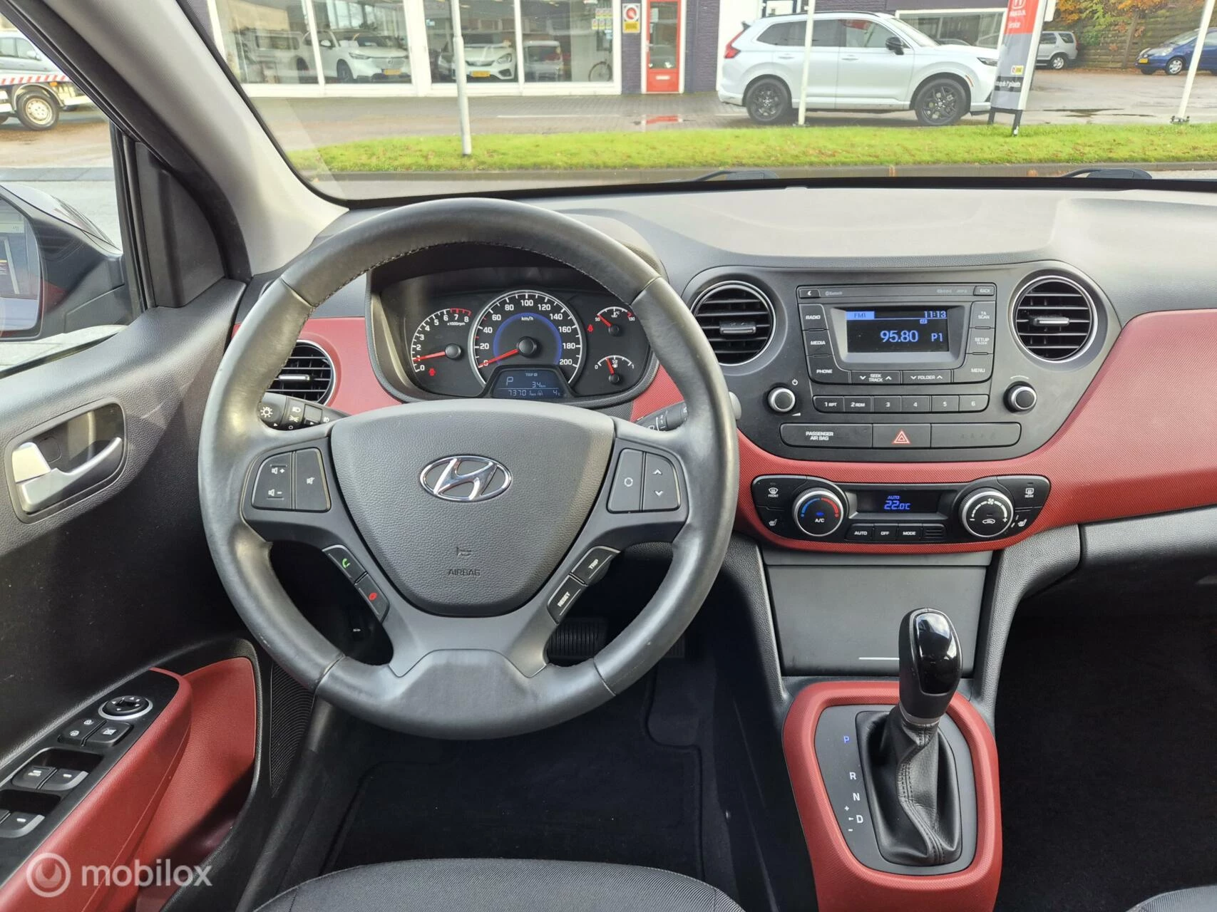 Hoofdafbeelding Hyundai i10