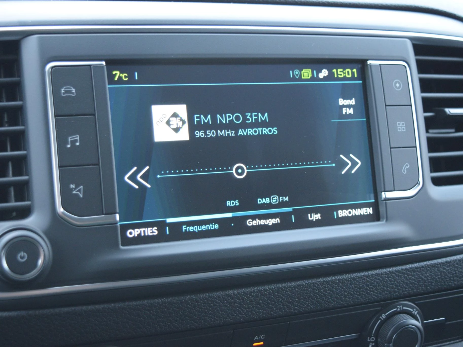 Hoofdafbeelding Peugeot e-Expert