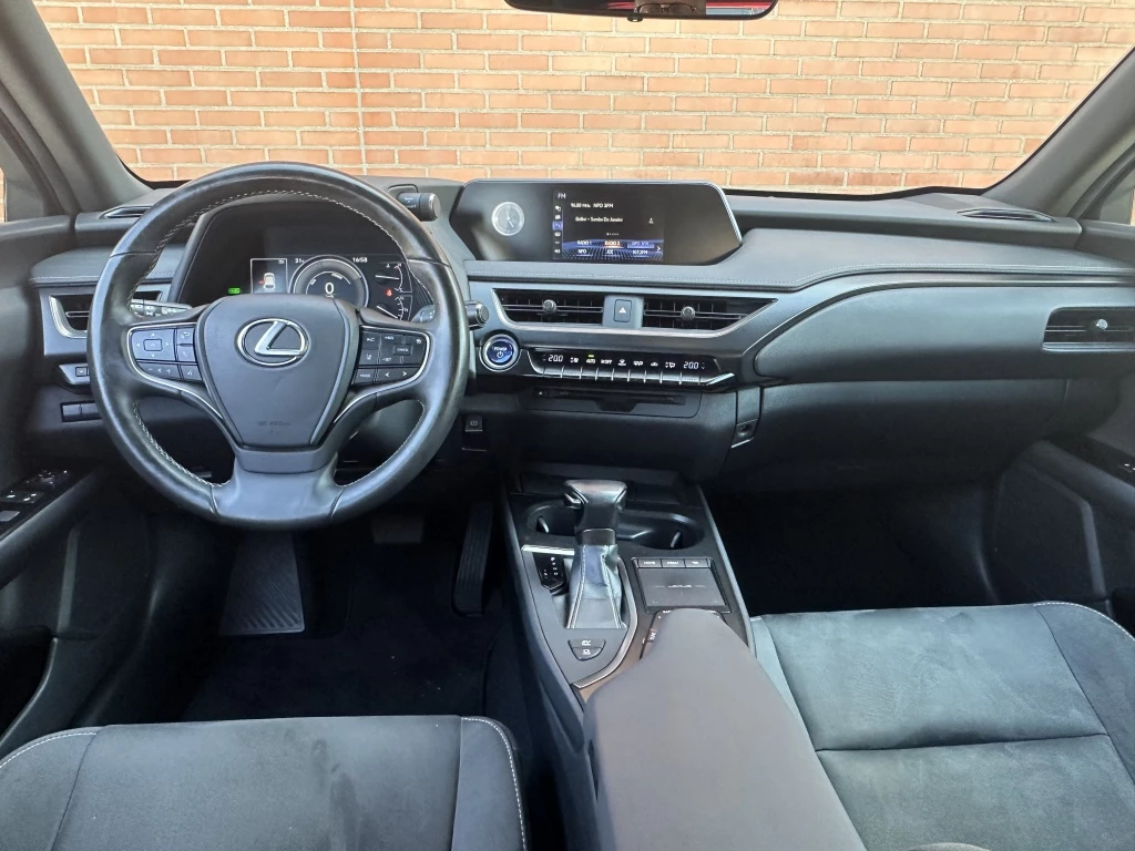 Hoofdafbeelding Lexus UX