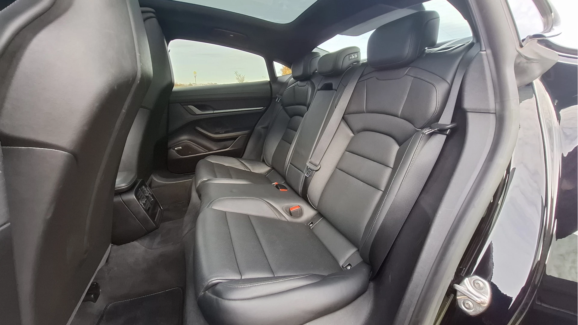 Hoofdafbeelding Porsche Taycan