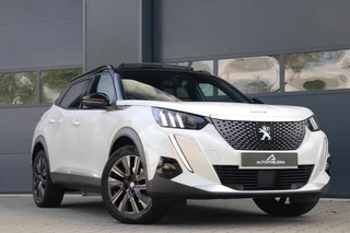 Hoofdafbeelding Peugeot e-2008 Peugeot e-2008 EV GT 50 kWh Panodak VirtualCockpit Ecc BlindSpot AdaptiveCruise LaneAssist Led 134000KM BJ2021