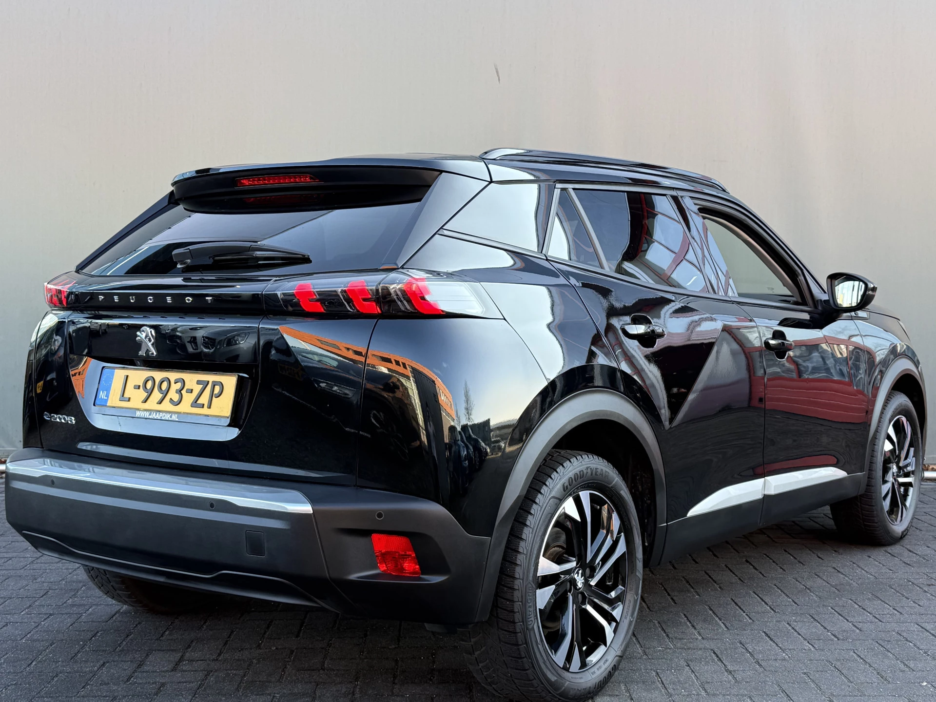 Hoofdafbeelding Peugeot e-2008