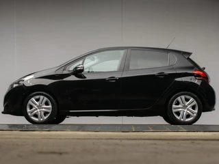 Peugeot 208 1.2 PureTech Signature Sport (APPLE CARPLAY,NAVI,CRUISE,PDC,SPORTSTOELEN,LM VELGEN)